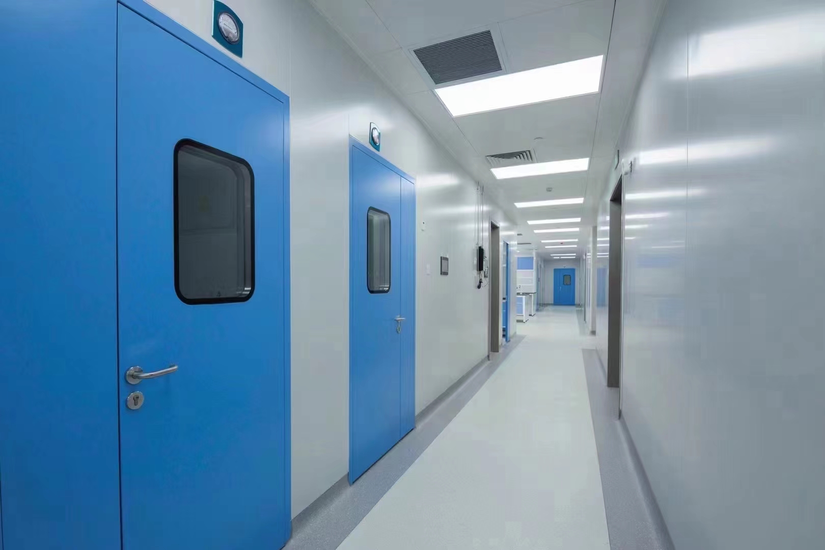 十萬(wàn)級(jí)凈化工程施工圖片